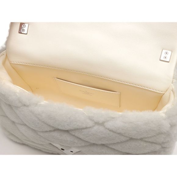 Louis Vuitton Twist Lock Fur Chain Shoulder Leather White Shoulder Bag - Picture 7 of 8